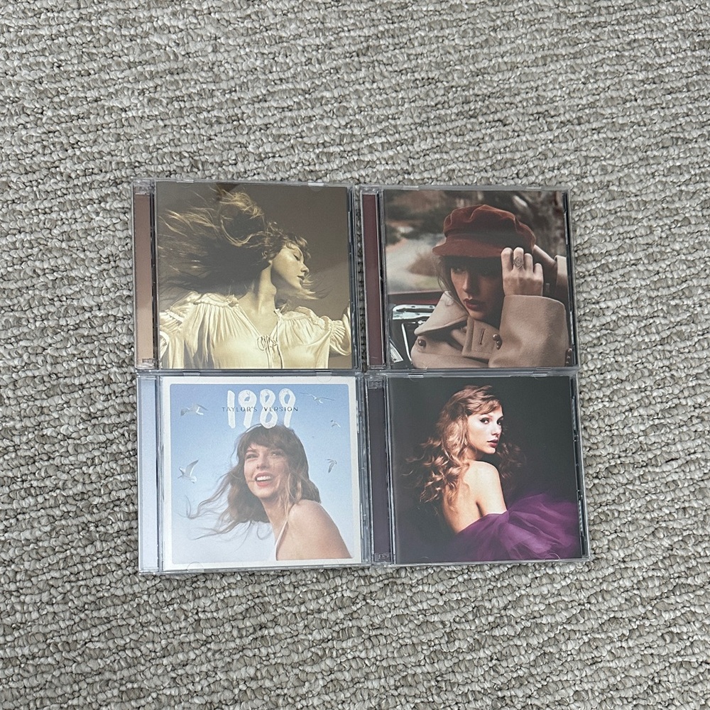 🎶 Taylor Swift CD Bundle – Collector’s Set 🎶